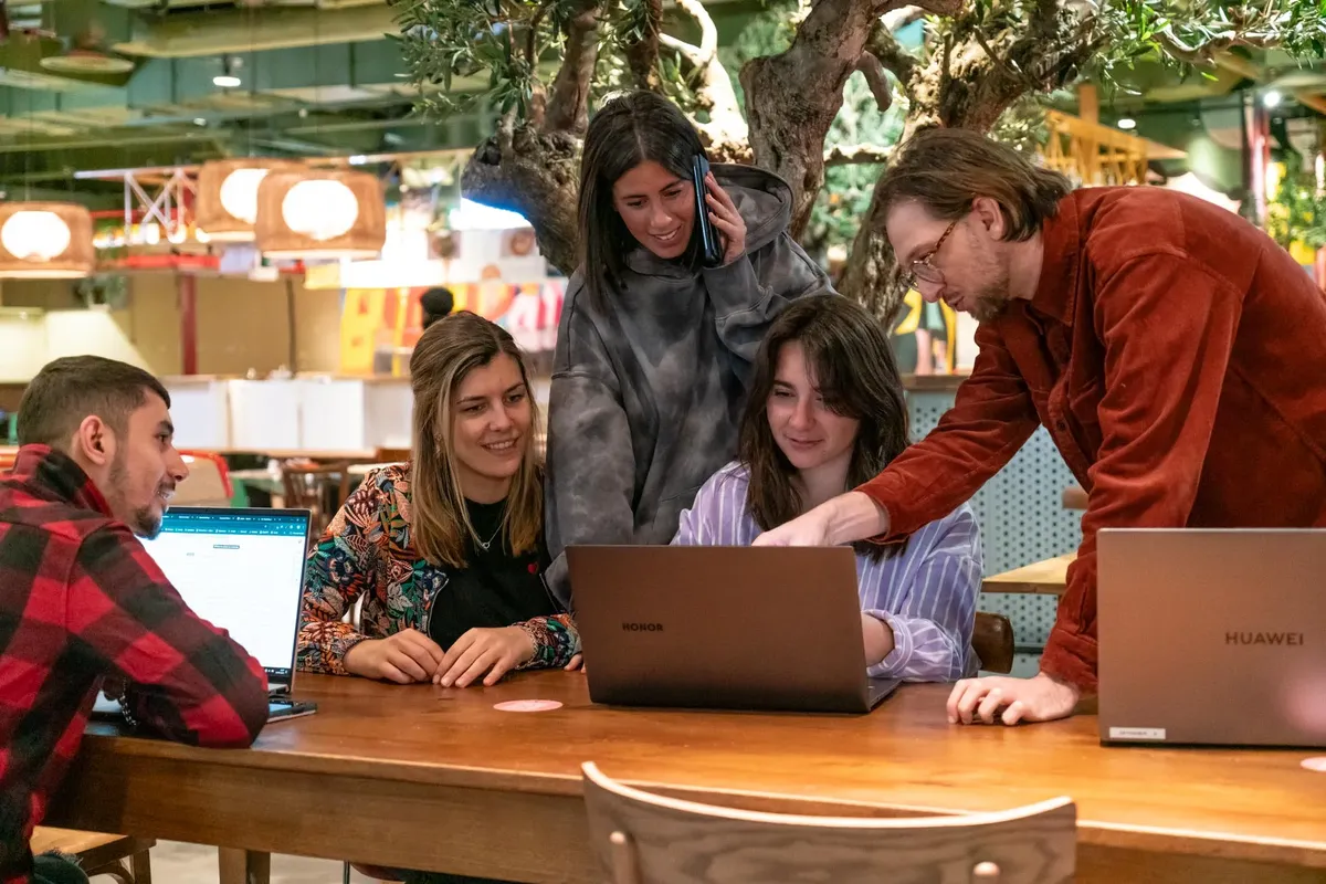 Équipe Shootnbox travail de groupe pofil collègue