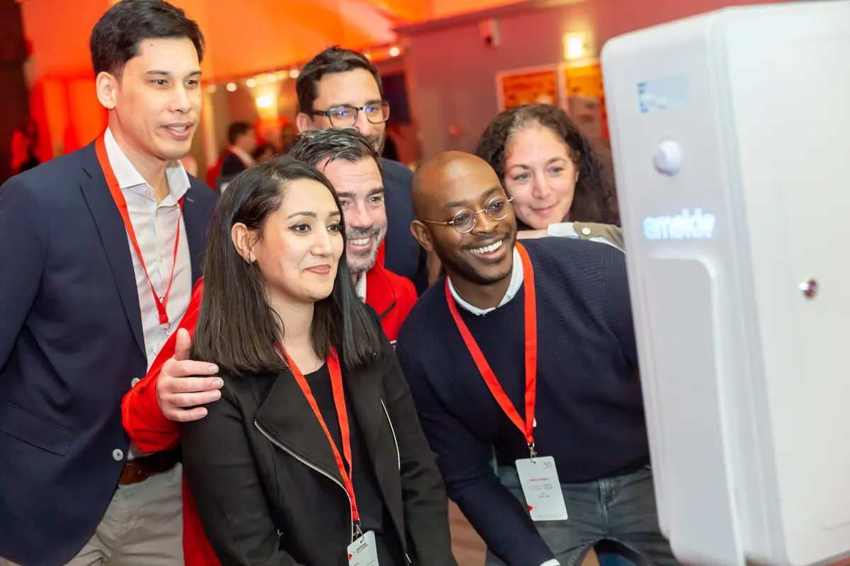 Soirée d'entreprise corporate avec photobooth Smakk illuminé
