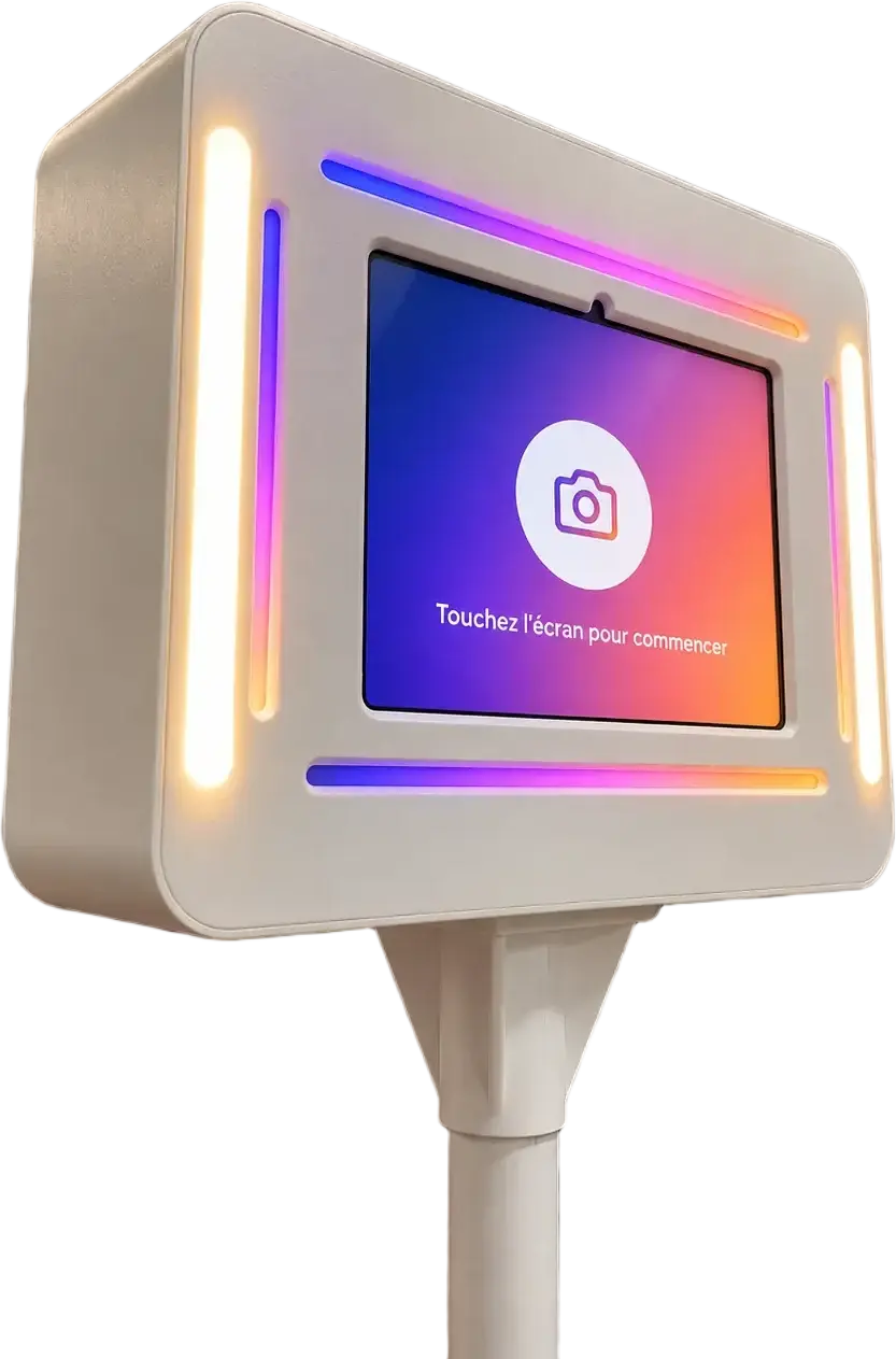 La Smakk Pocket, photobooth compact blanc sur pied pour un EVJF, écran tactile et bandes lumineuses