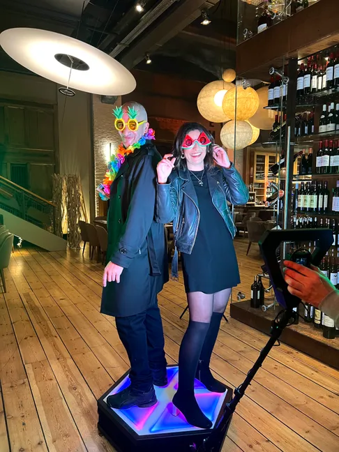 Soirée d'entreprise avec photobooth 360 et collaborateurs