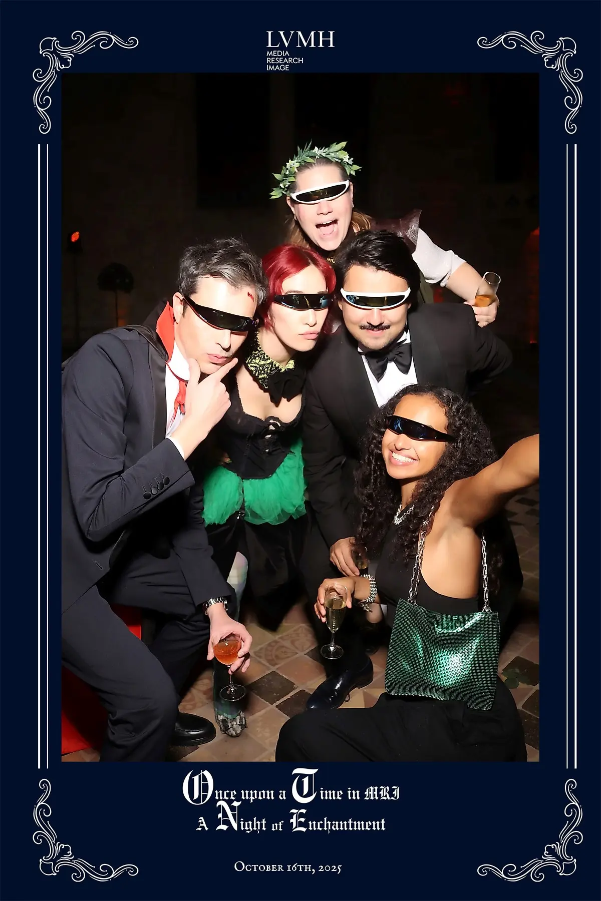 Tirage photobooth miroir avec cadre LVMH personnalisé pour gala d'entreprise