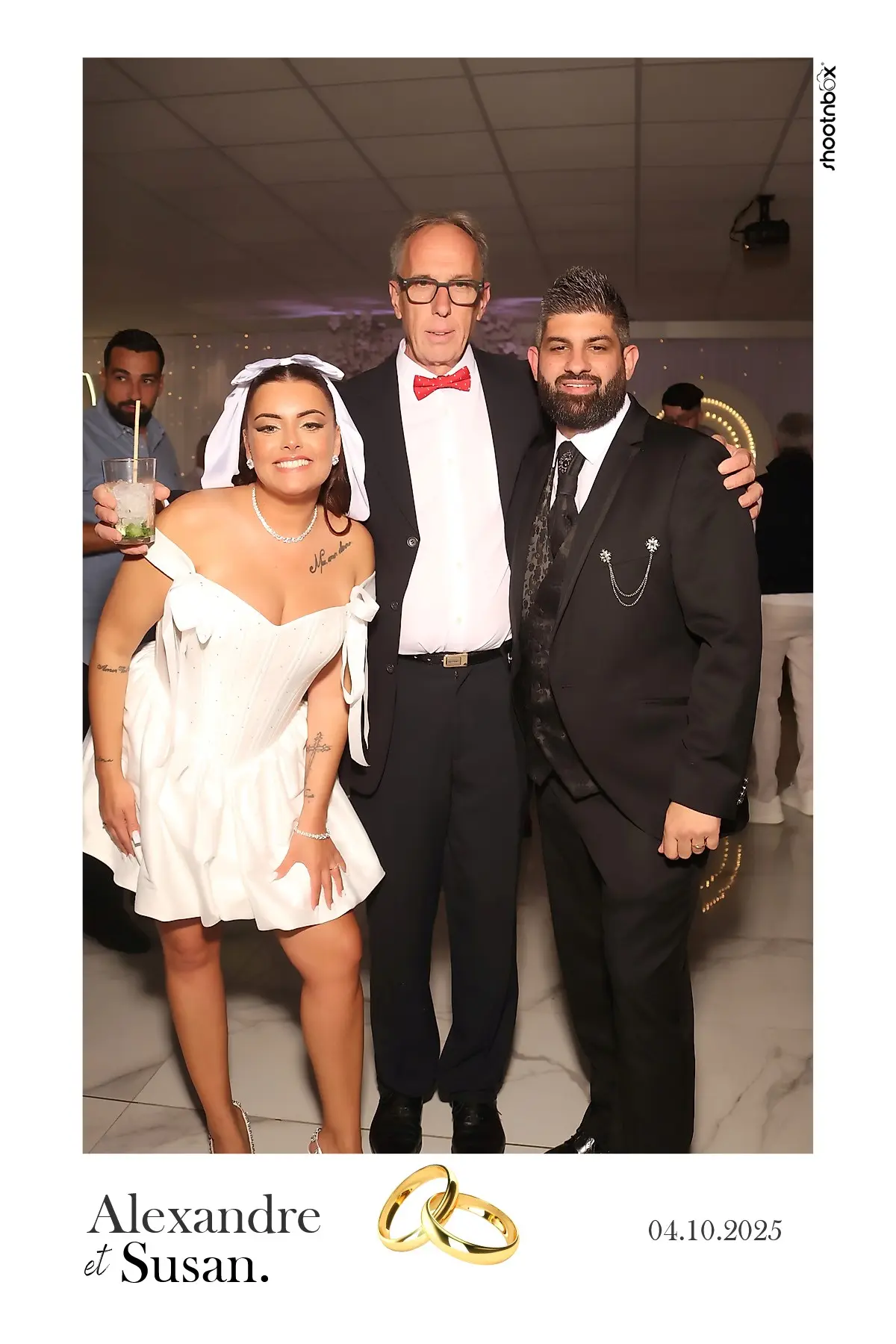 Tirage photobooth miroir avec cadre personnalisé pour un mariage chic