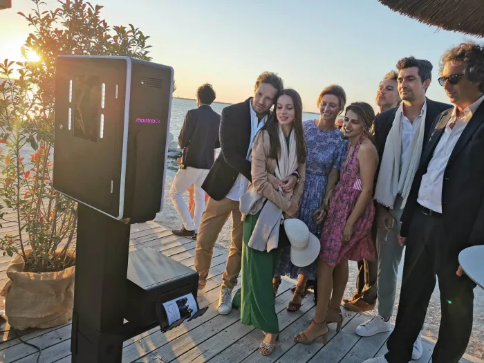 Photobooth anniversaire Bordeaux : impressions illimitées 30, 40, 50 ans